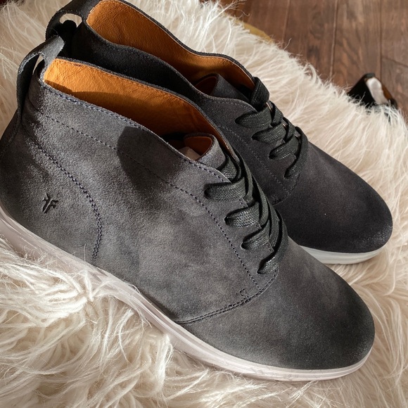 FRYE Connor Chukka silky Suede bluestone Men's Shoes